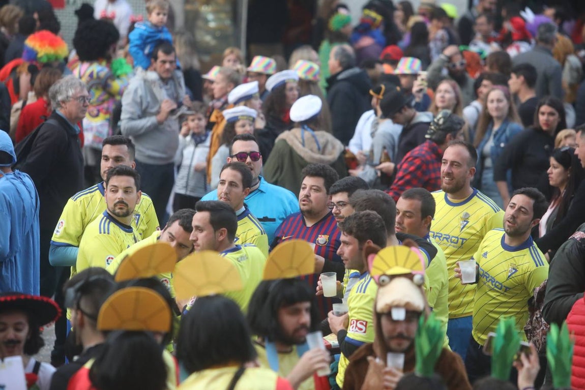 Fotos: Ambiente en las calles del centro en la tarde del sábado de Carnaval