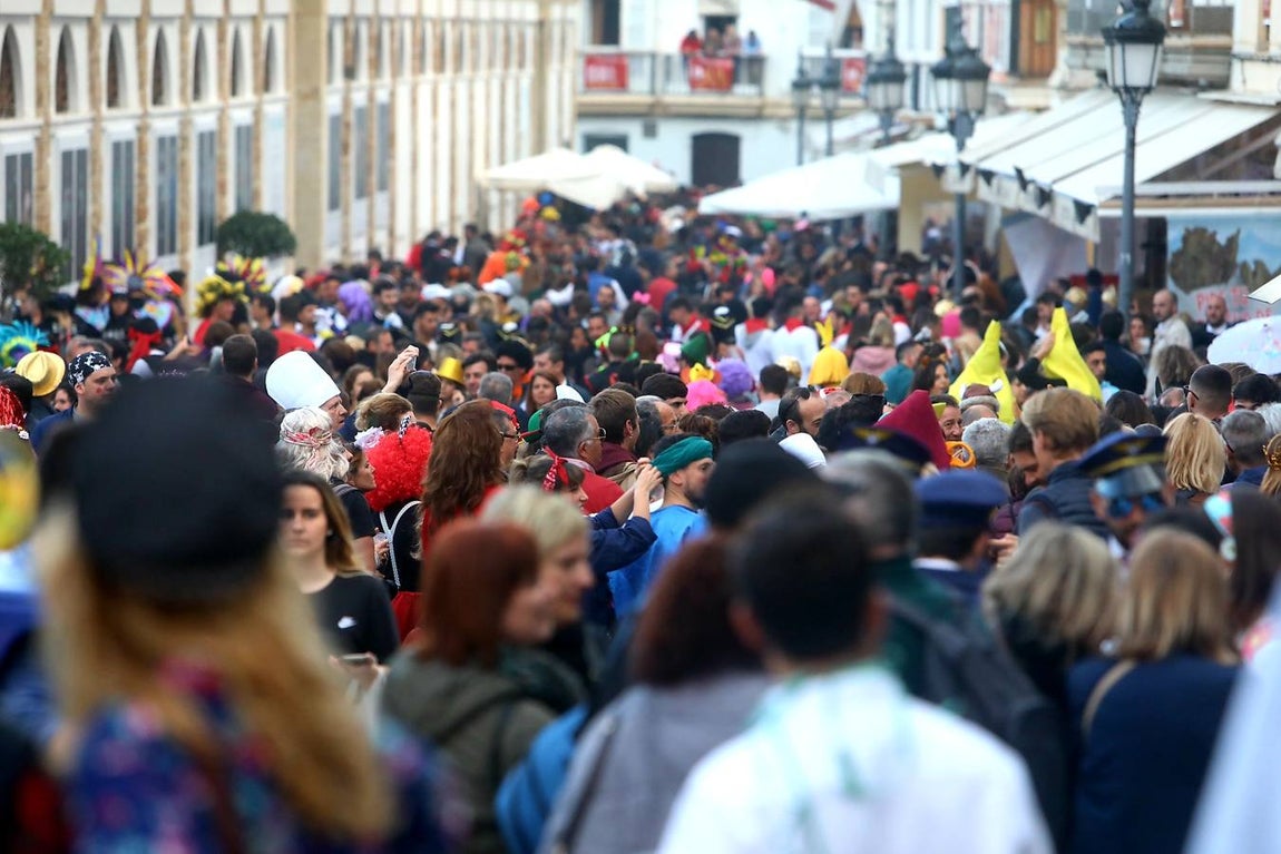 Fotos: Ambiente en las calles del centro en la tarde del sábado de Carnaval
