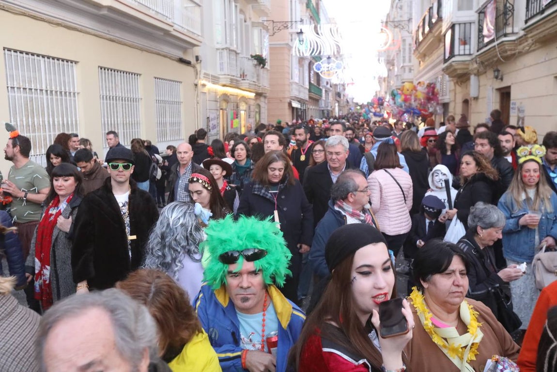 Fotos: Ambiente en las calles del centro en la tarde del sábado de Carnaval