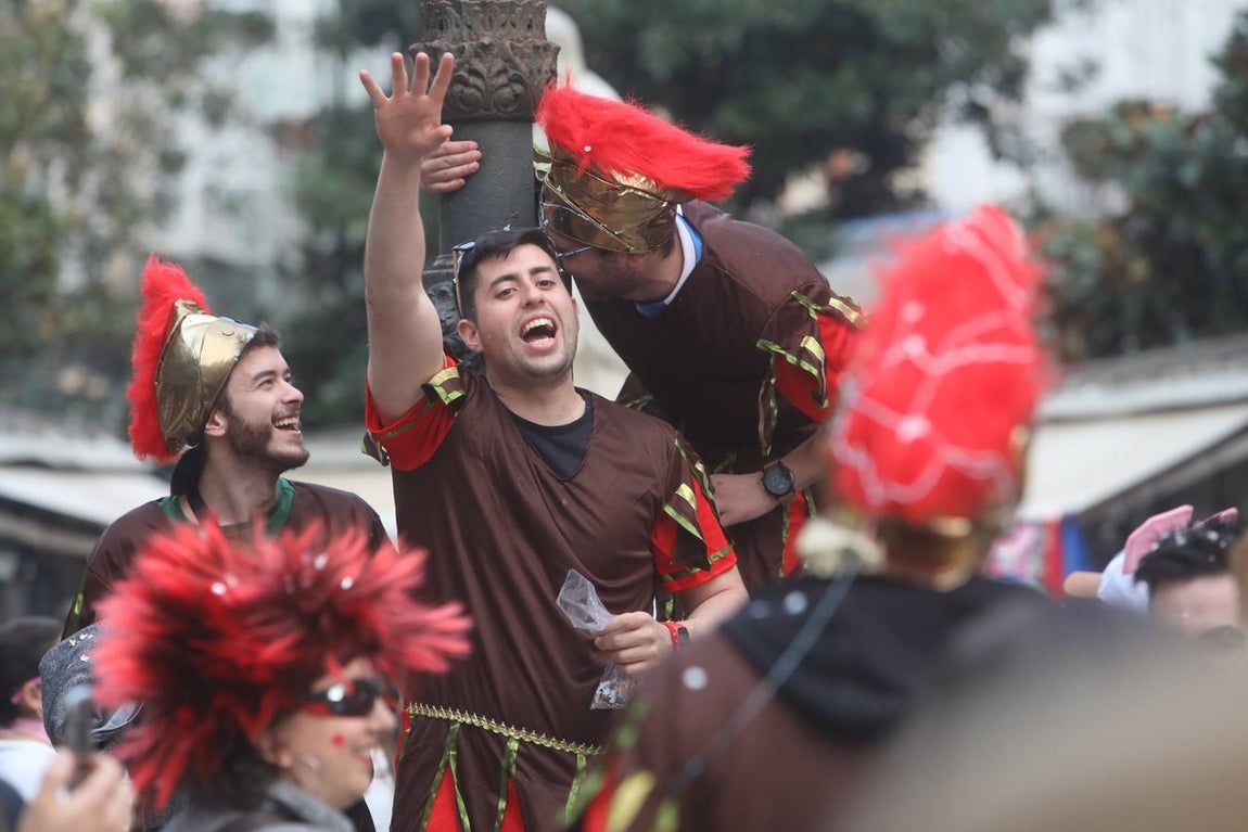 Fotos: Ambiente en las calles del centro en la tarde del sábado de Carnaval