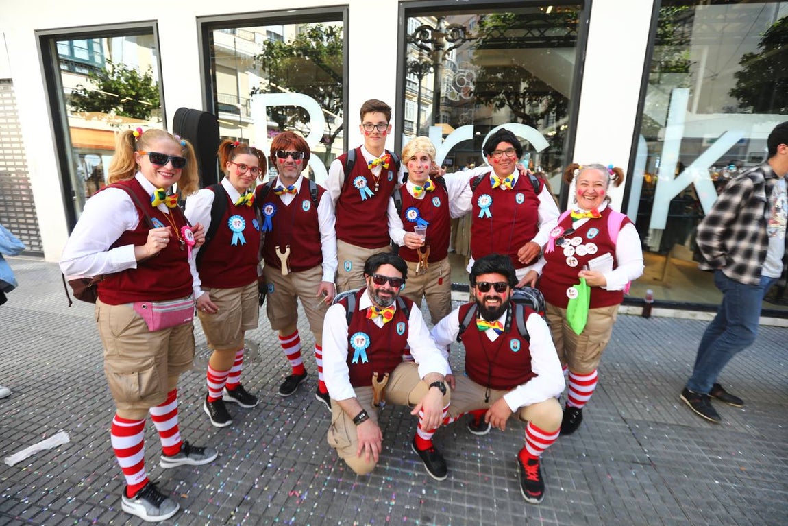 Las coplas inundan las calles de Cádiz de humor y reivindicaciones