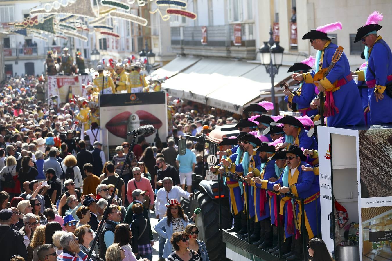 FOTOS: Los coros toman Cádiz en un segundo asalto