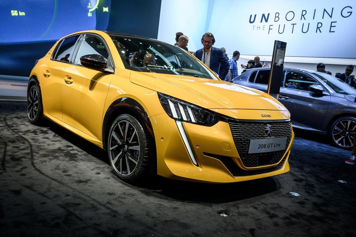 Peugeot. Peugeot ha elegido este Salón para la gran novedad de este año, la nueva generación del 208. Llegará con motores diésel, gasolina y eléctrico. La firma gala también ha presentado el prototipo 508 Sport Engineered, un turismo híbrido enchufable de 400 caballos con tracción total.