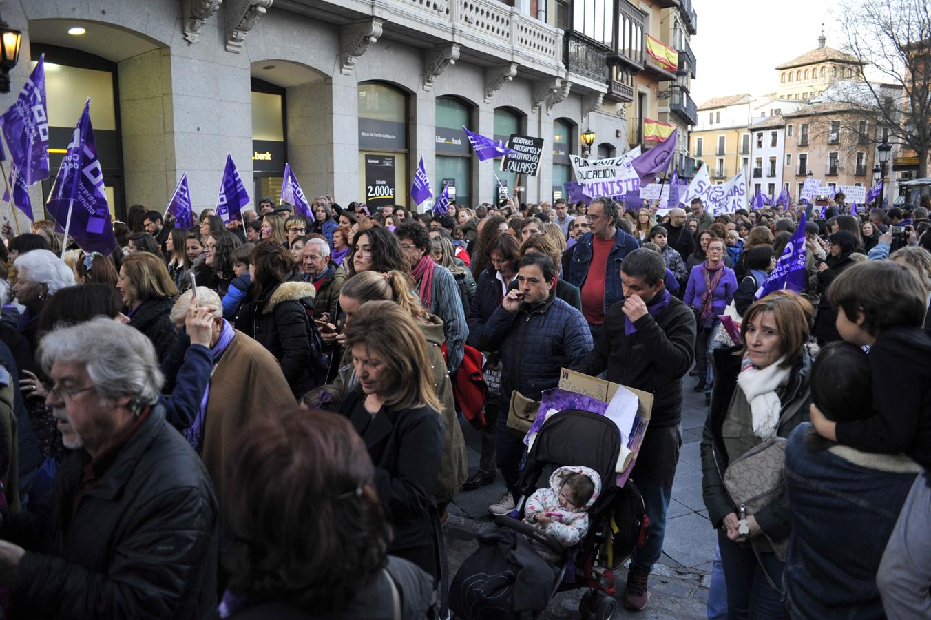 Multitudinaria manifestación en Toledo con motivo del 8-M