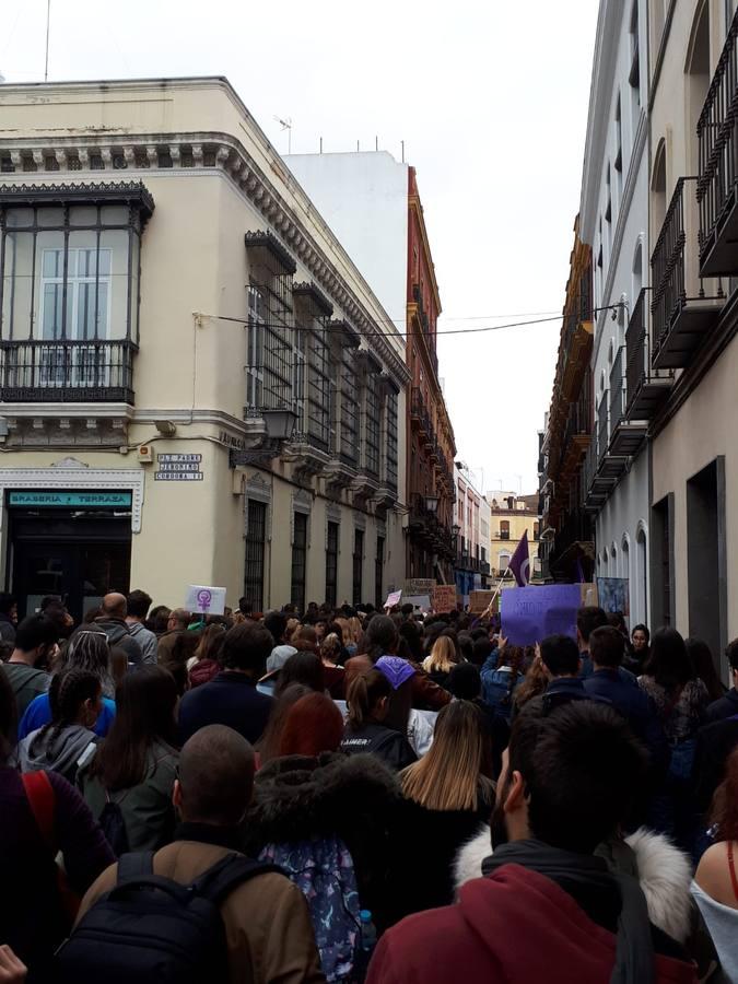 Fotogalería: Así ha sido la mañana del 8M en Sevilla