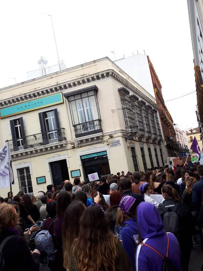 Fotogalería: Así ha sido la mañana del 8M en Sevilla