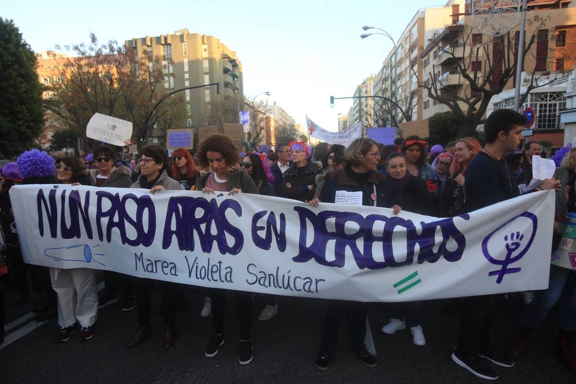 FOTOS: Las imágenes de la marcha del 8-M por Cádiz