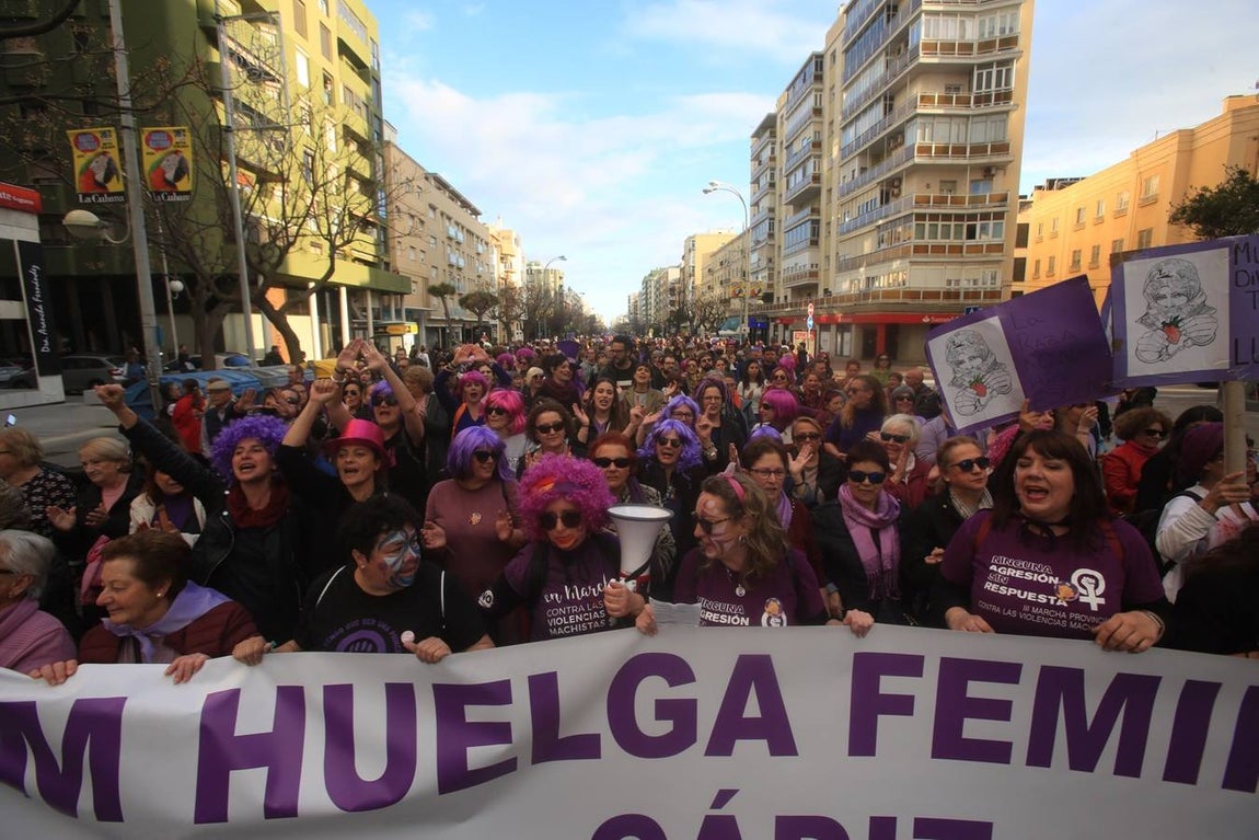 FOTOS: Las imágenes de la marcha del 8-M por Cádiz
