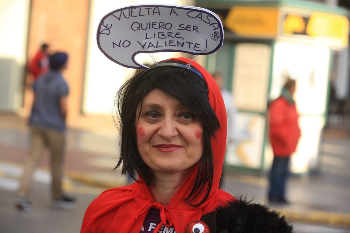 FOTOS: Las imágenes de la marcha del 8-M por Cádiz