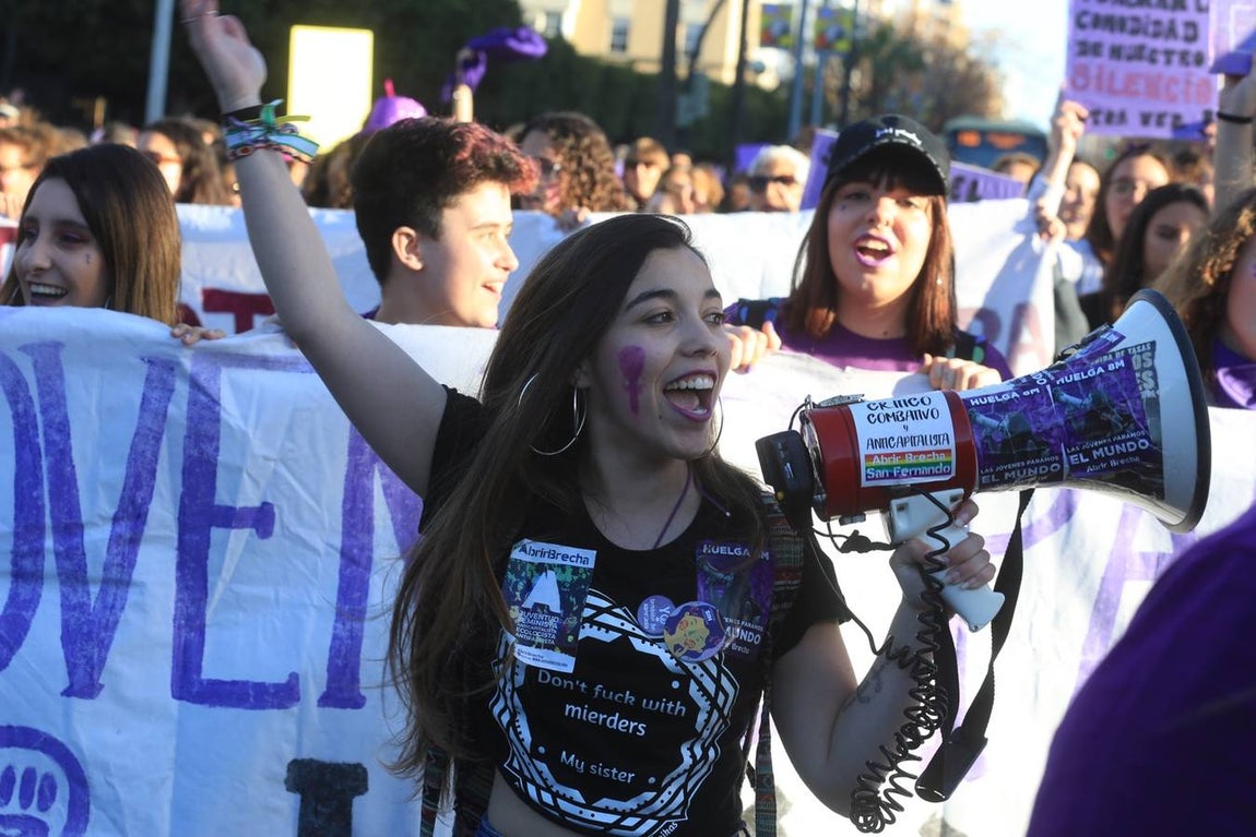 FOTOS: Las imágenes de la marcha del 8-M por Cádiz