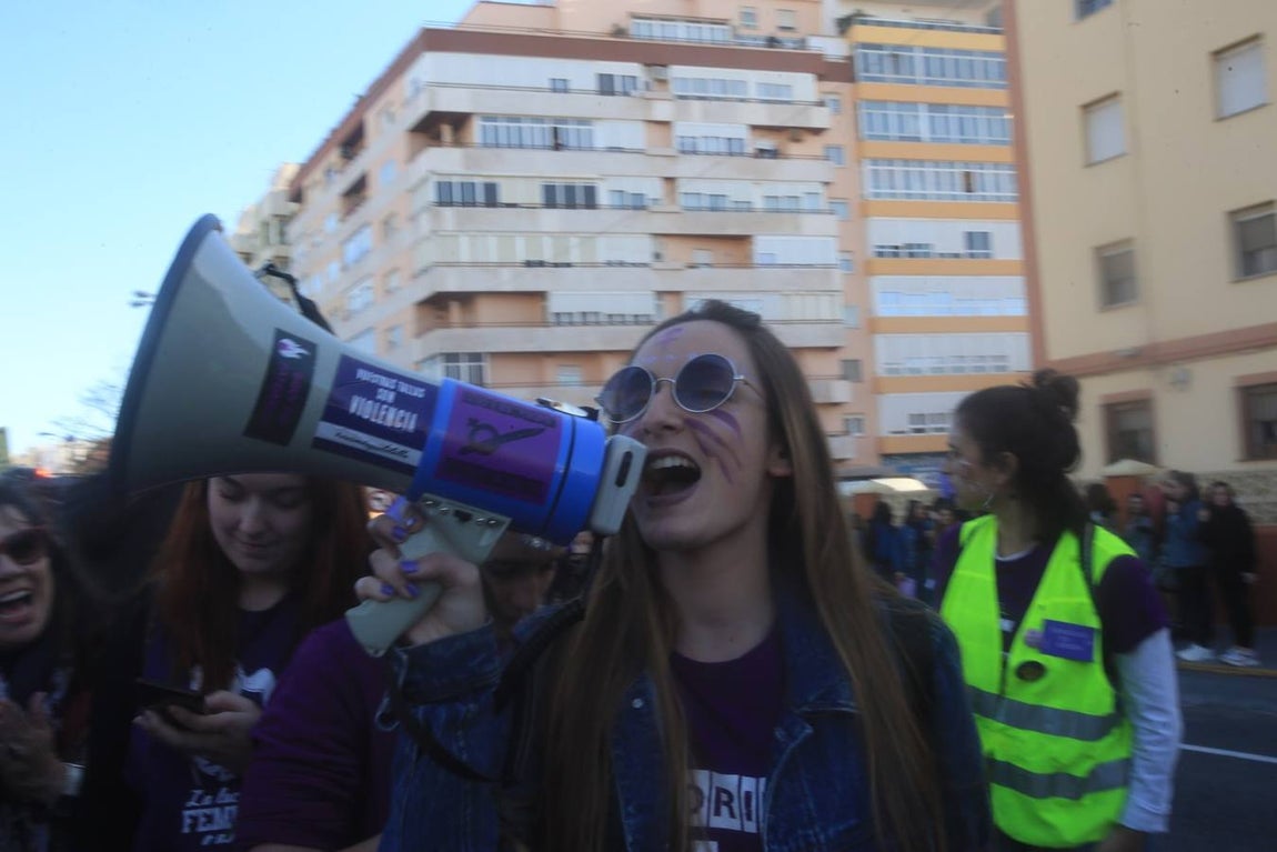 FOTOS: Las imágenes de la marcha del 8-M por Cádiz