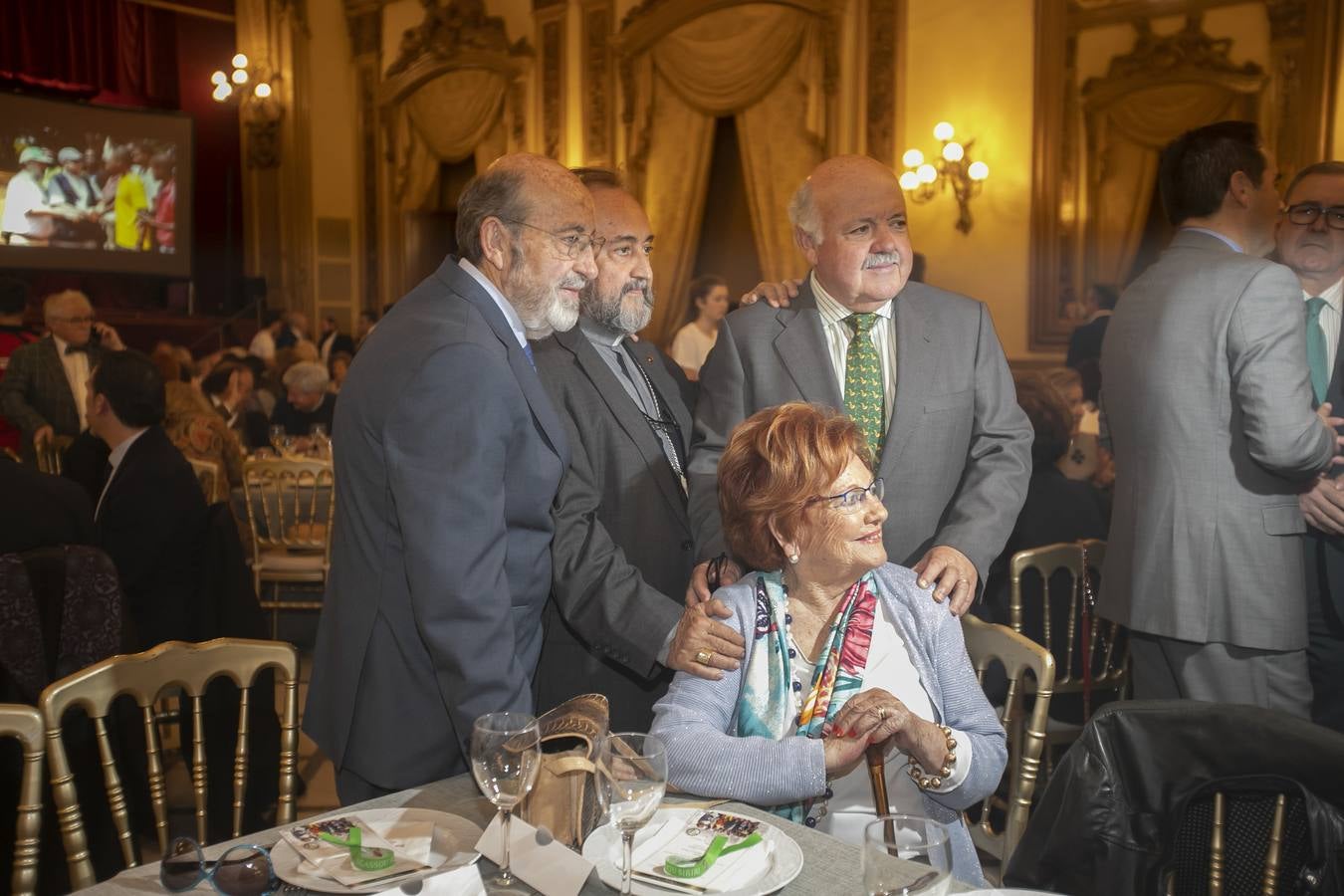 La comida solidaria de la Fundación Bangassou, en imágenes