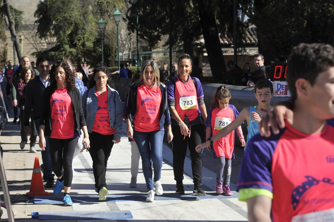 La sexta carrera solidaria «Mujeres y Hombres por la Igualdad» de Toledo, en imágenes