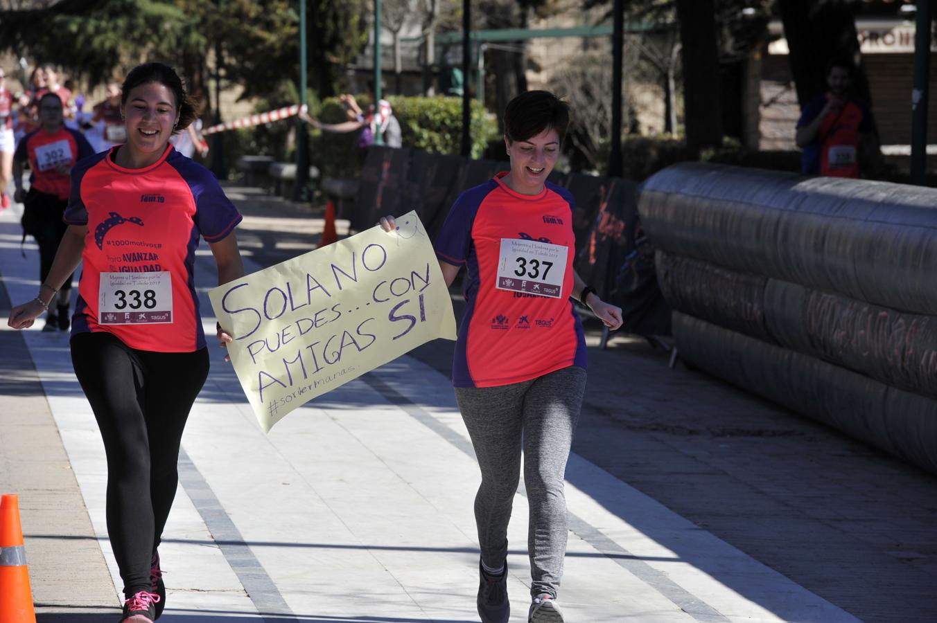 La sexta carrera solidaria «Mujeres y Hombres por la Igualdad» de Toledo, en imágenes