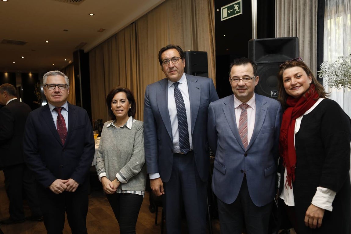 La charla del presidente de Abbott Laboratories España en Córdoba, en imágenes