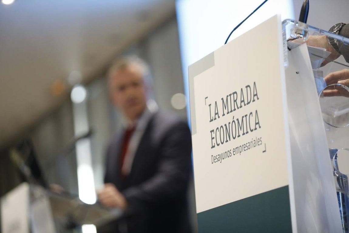 La charla del presidente de Abbott Laboratories España en Córdoba, en imágenes