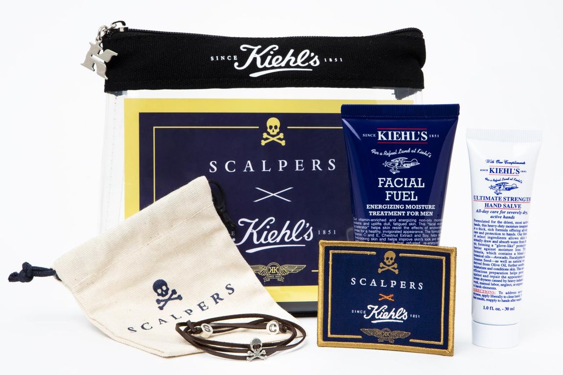 Un pack de moda y belleza. Scalpers y Kiehl´s te lo ponen aún más fácil con un regalo dirigido a aquellos padres modernos y rebeldes a los que les gusta cuidarse y vestir bien. Ambas marcas se unen para lanzar un neceser de edición limitada que incluye una pulsera de la icónica marca de ropa masculina y dos de los productos más top de la línea de cosméticos: Facial Fuel Moisturizer y Ultimate Hand Salve. (Precio: 25€)