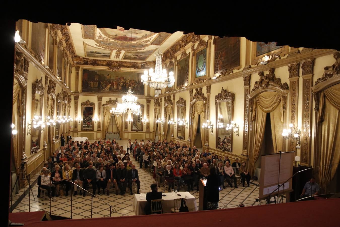 La conferencia de Gloria Lora en Córdoba, en imágenes