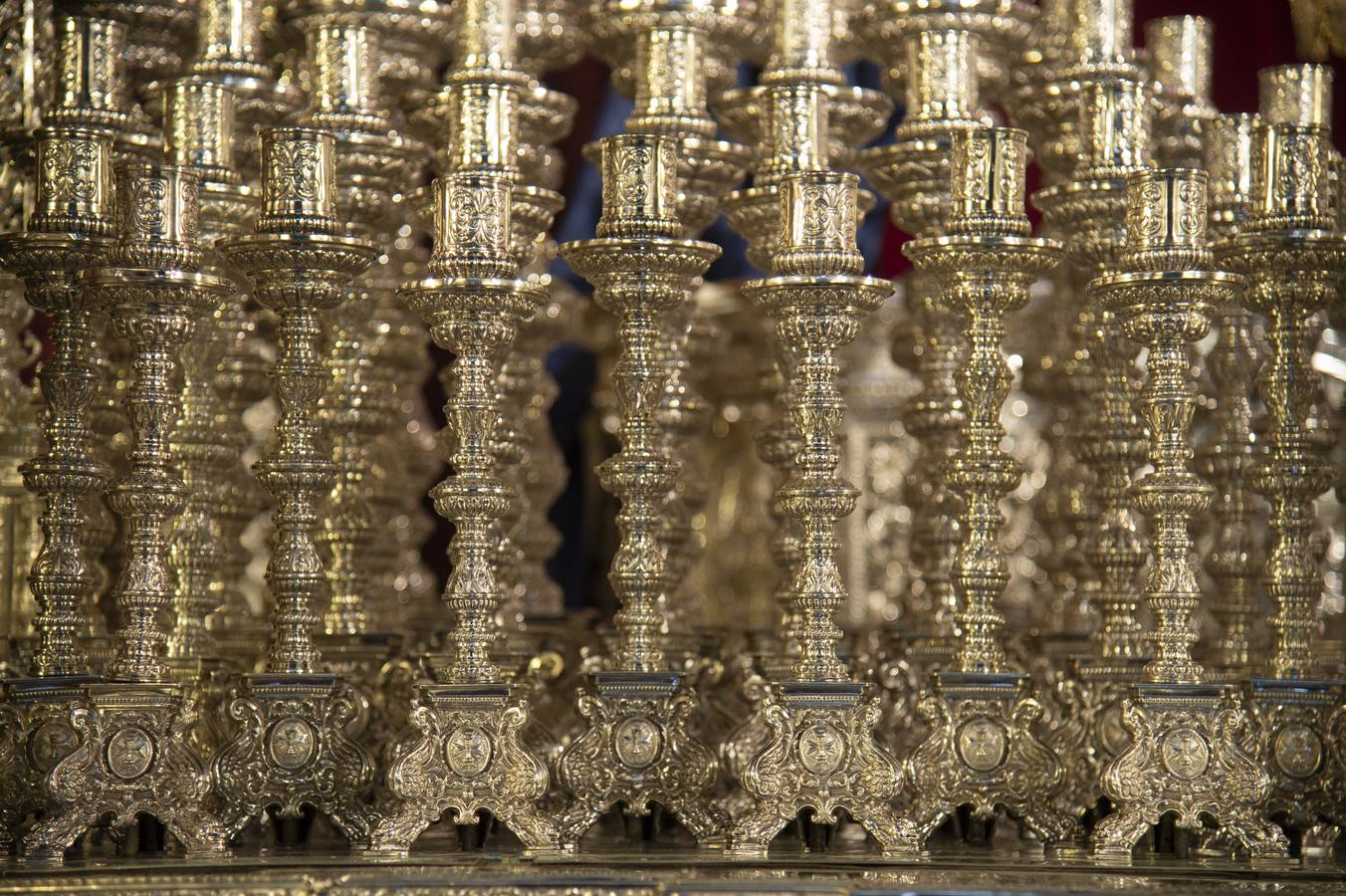 Galería de la Virgen del Rosario de la Hermandad de Montesión en su paso de palio