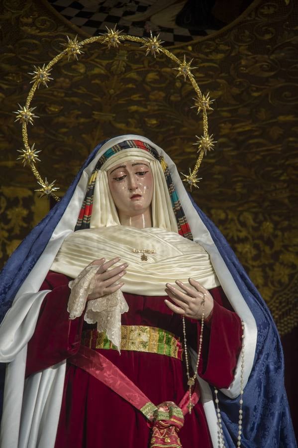 Galería de la Virgen del Rosario de la Hermandad de Montesión en su paso de palio