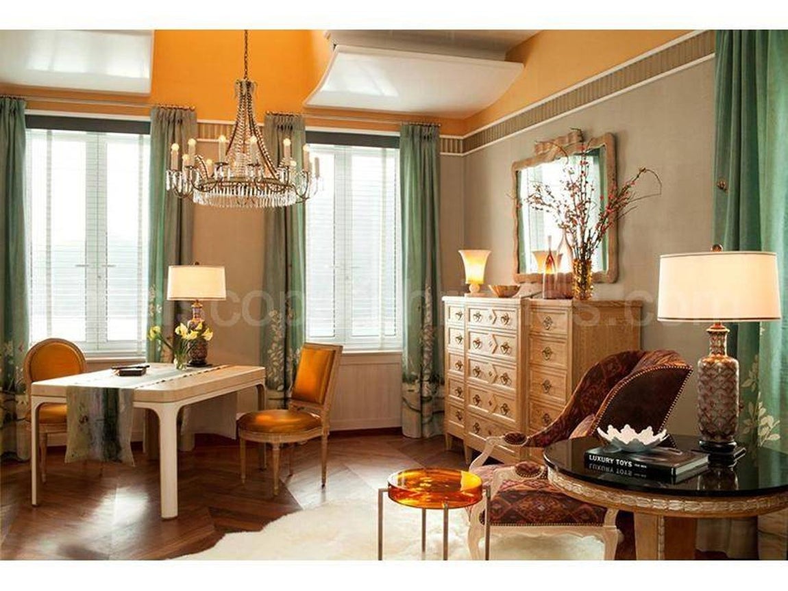 37 Island Road. Esta vivienda de Hong Kong se ha desarrollada cerca de las instalaciones comerciales y recreativas de Repulse Bay &amp; Stanley. También está cerca de parques rurales, campos de golf, clubes náuticos y escuelas internacionales de Island South. Pero no hace falta salir de la casa para ver lujos, ya que en ella, que está valorada en 202 millones de euros, tiene cuatro dormitorios y 6 baños.