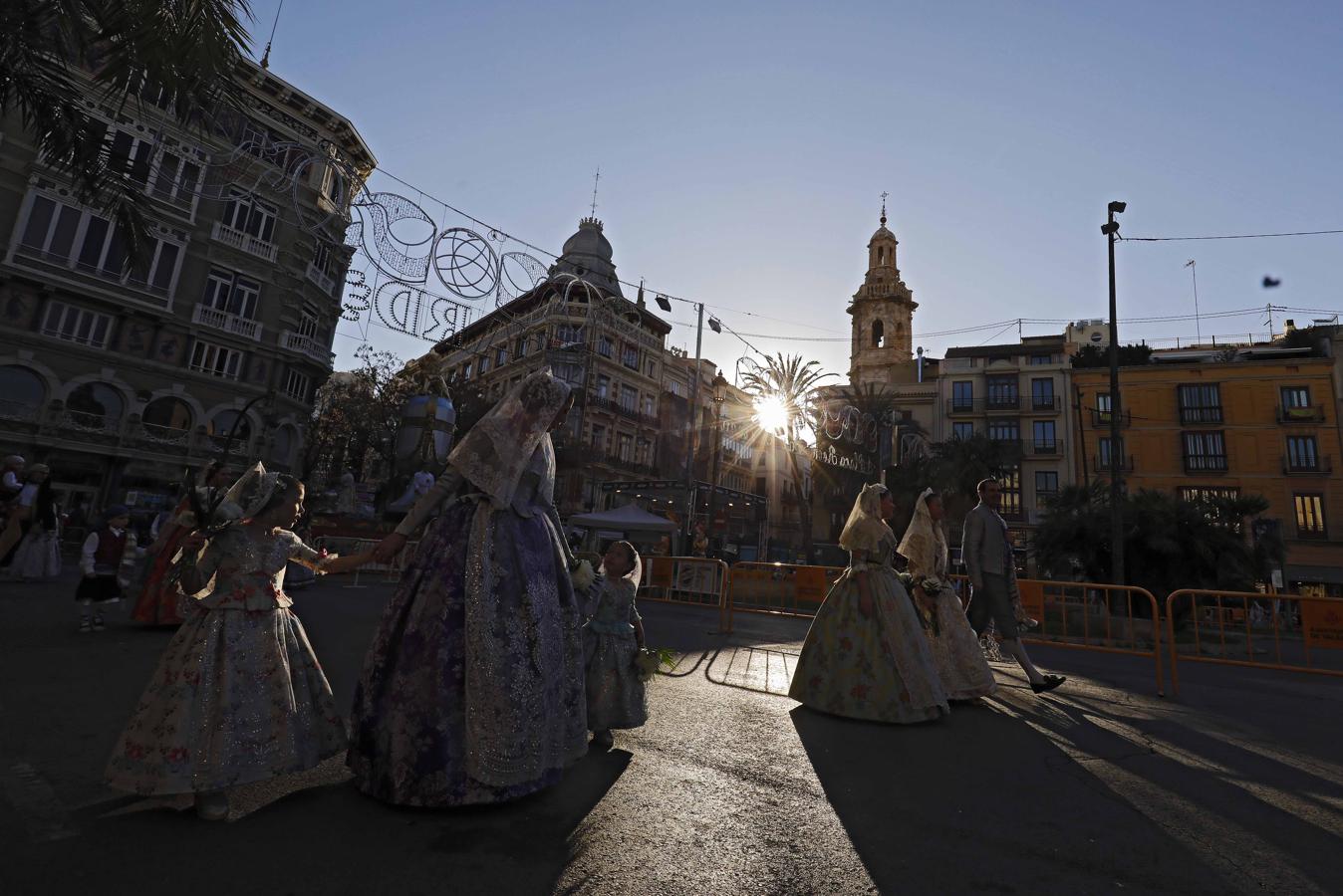 Ofrenda a la Virgen de los Desamparados. 