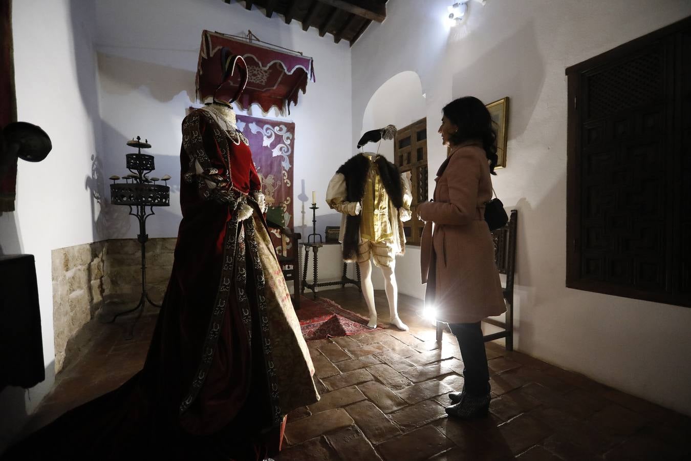 La exposición de trajes del Renacimiento en Córdoba, en imágenes