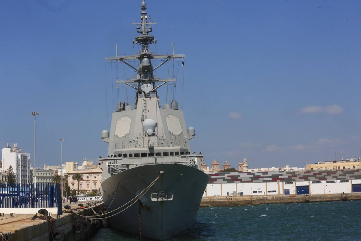 FOTOS: Homenaje de la Armada a la figura de Blas de Lezo en Cádiz