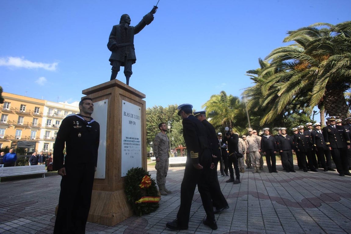 FOTOS: Homenaje de la Armada a la figura de Blas de Lezo en Cádiz
