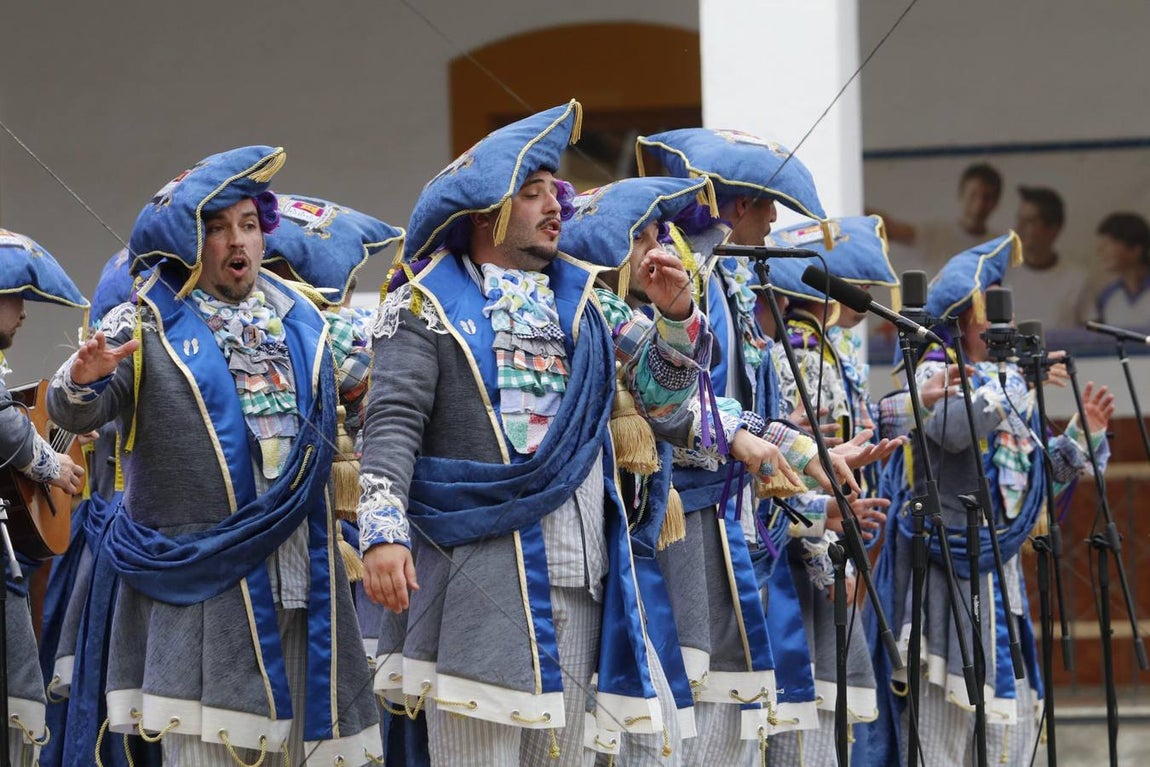 El desembarco del Carnaval de Cádiz en Salesianos, en imágenes
