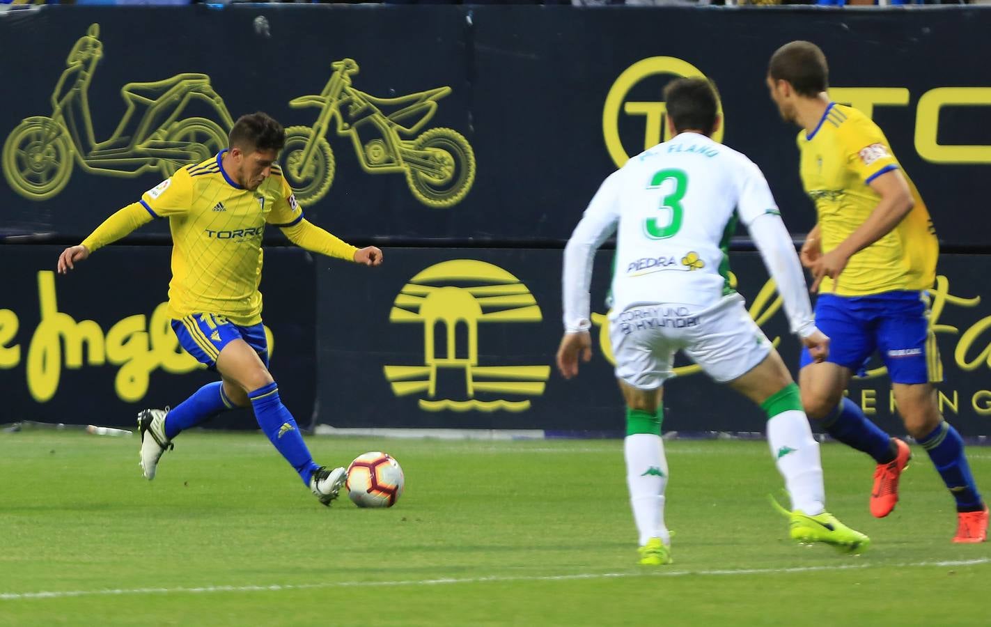 FOTOS: Cádiz CF - Córdoba CF en Carranza