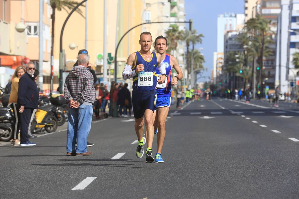 FOTOS: Búscate en la Media Maratón Bahía de Cádiz 2019