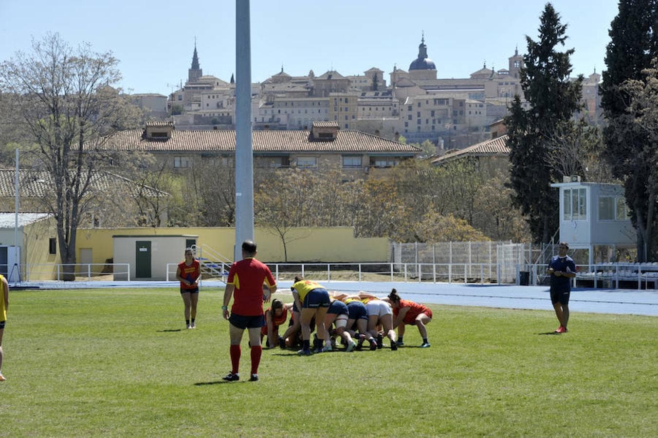 La selección española de rugby femenino se entrena en Toledo