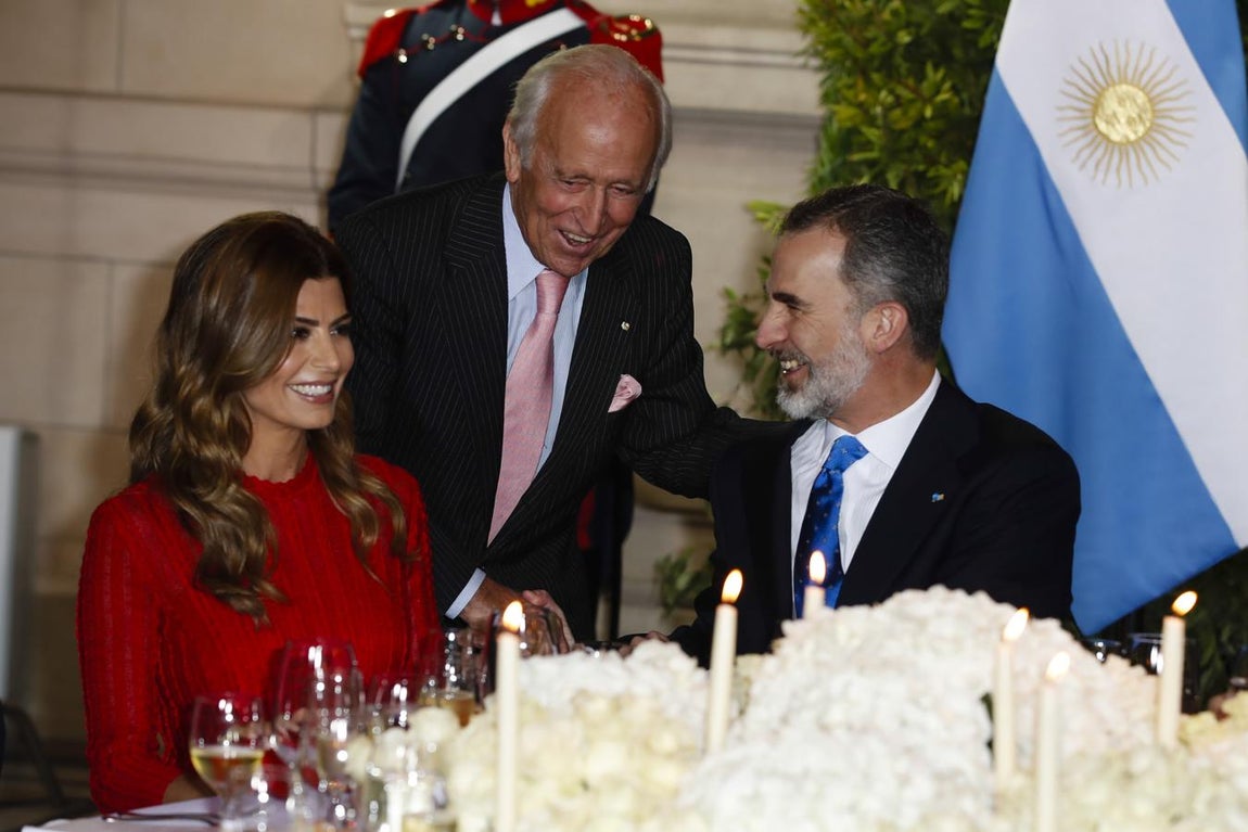 Cena de gala. Don Felipe y Juliana Awada disfrutando de la noche.