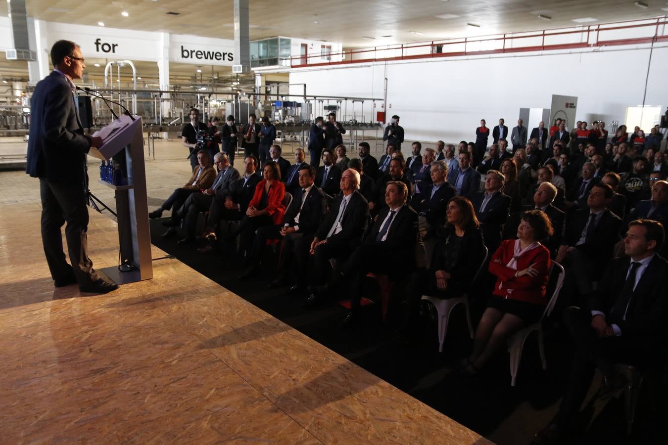 La inauguración del centro de cerveza artesanal de Mahou en Córdoba, en imágenes