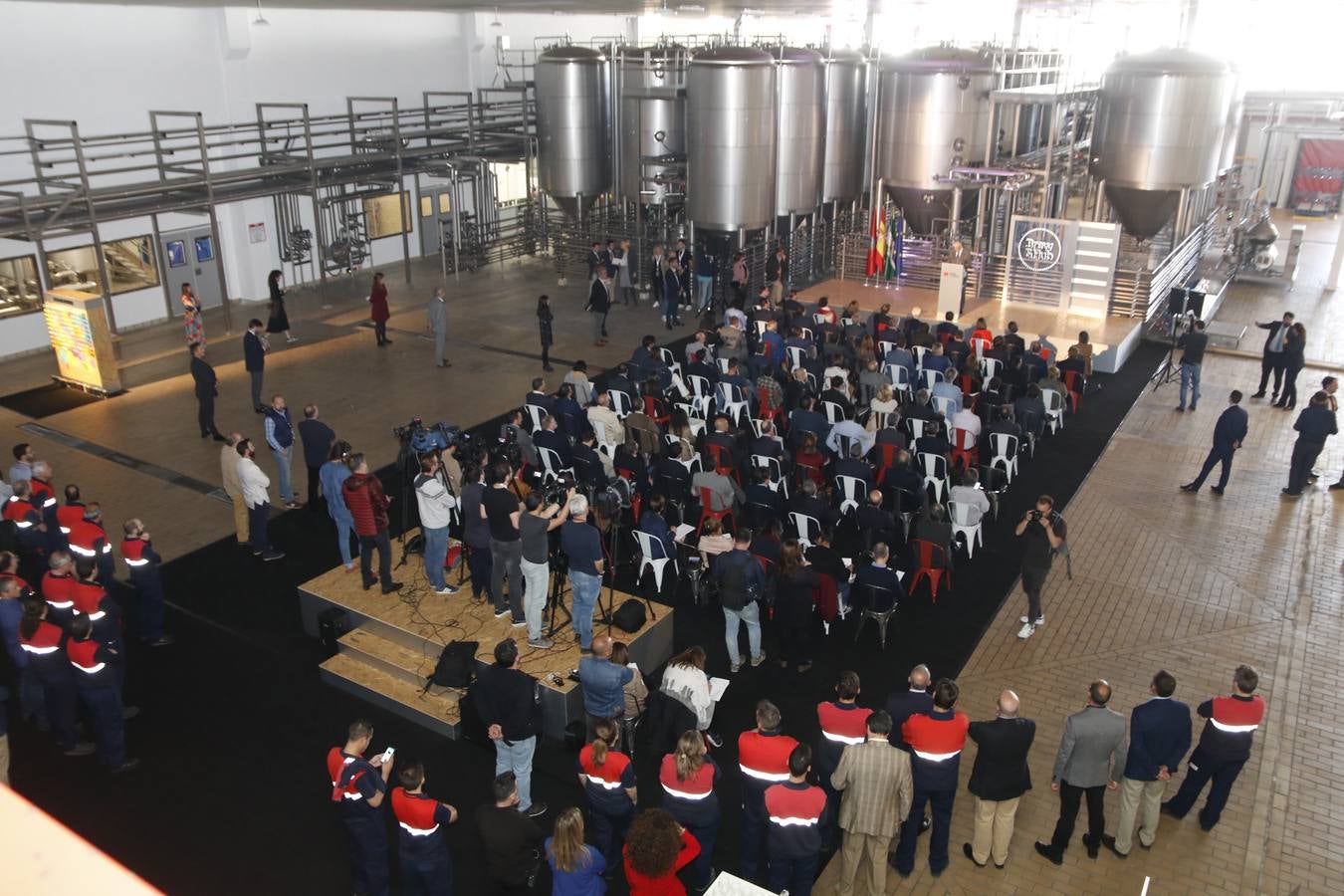 La inauguración del centro de cerveza artesanal de Mahou en Córdoba, en imágenes