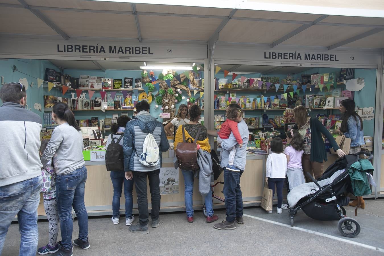 La primera jornada de la Feria del Libro de Córdoba, en imágenes