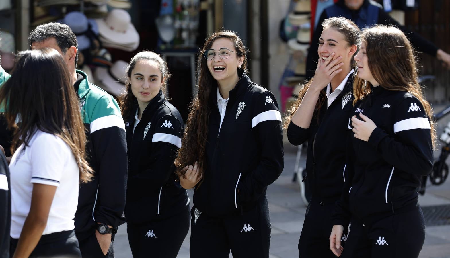 La recepción al Córdoba CF femenino, en imágenes