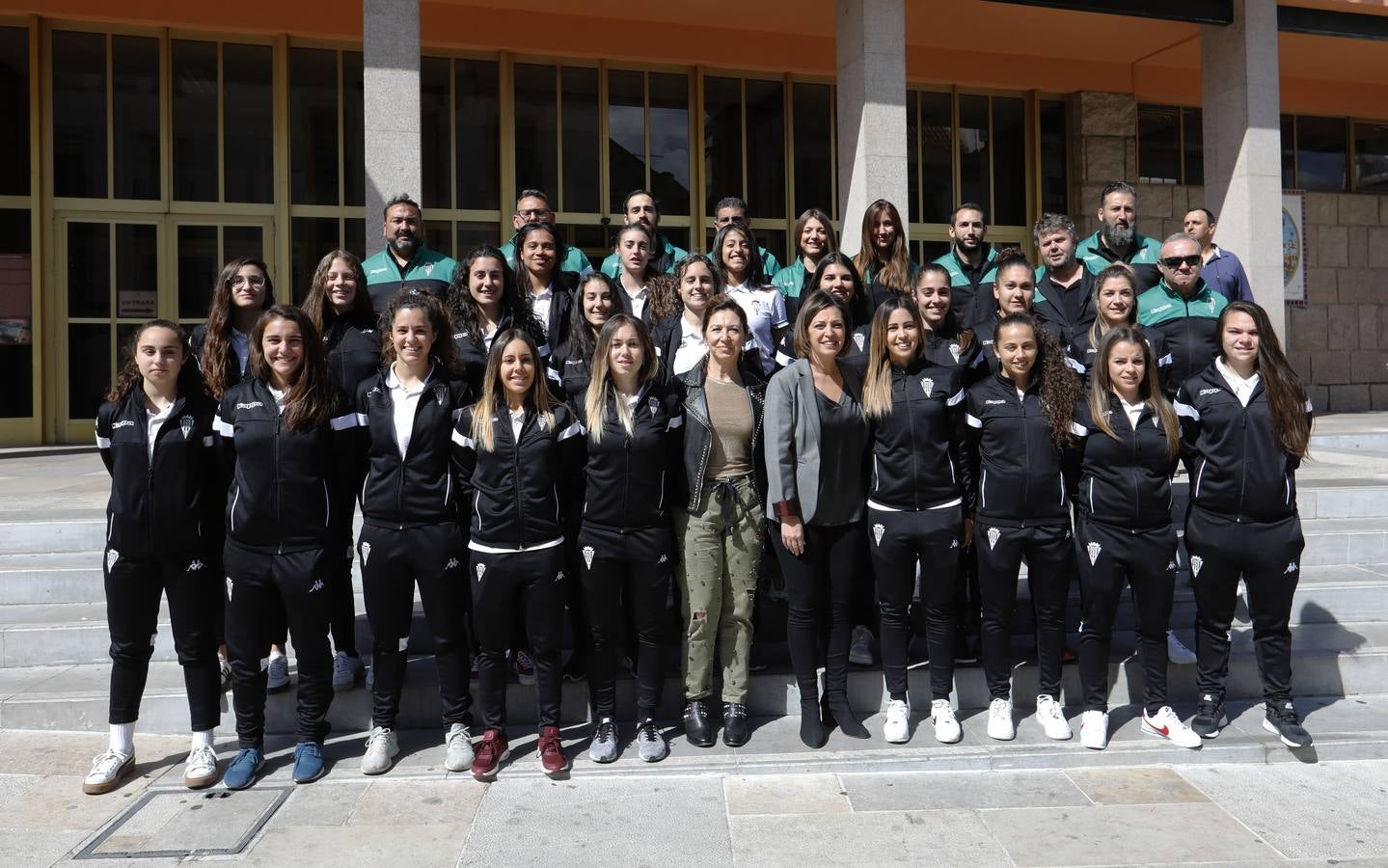 La recepción al Córdoba CF femenino, en imágenes