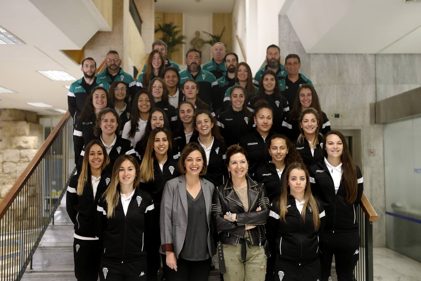 La recepción al Córdoba CF femenino, en imágenes