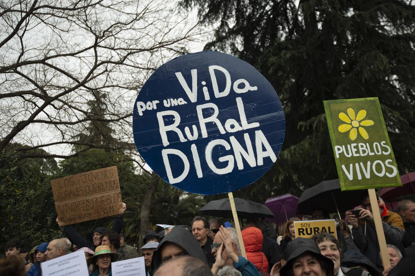 En imágenes: La manifestación contra la despoblación rural en España