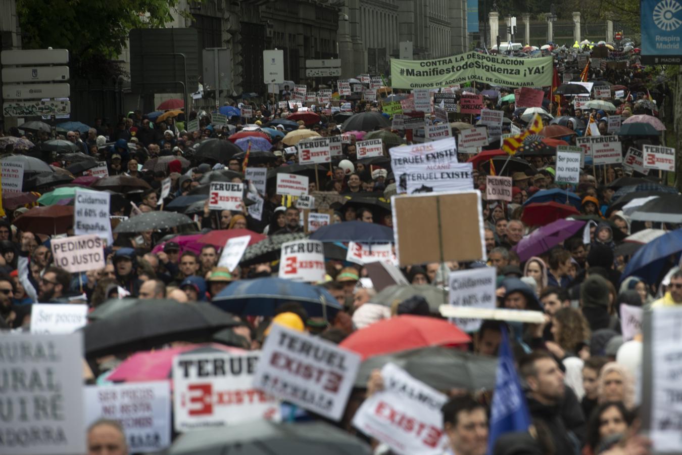 En imágenes: La manifestación contra la despoblación rural en España