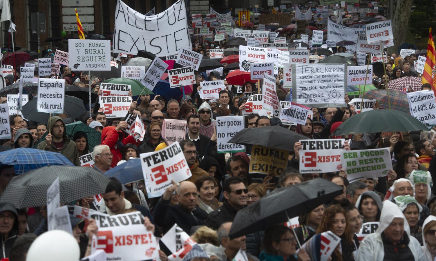 En imágenes: La manifestación contra la despoblación rural en España