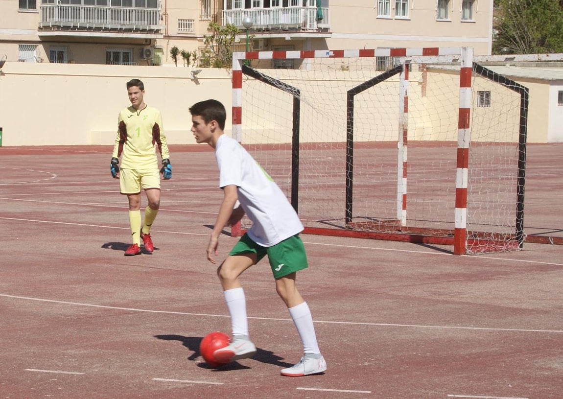 Las mejores imágenes del partido entre Institución La Salle y Jesús Maestro &quot;B&quot;