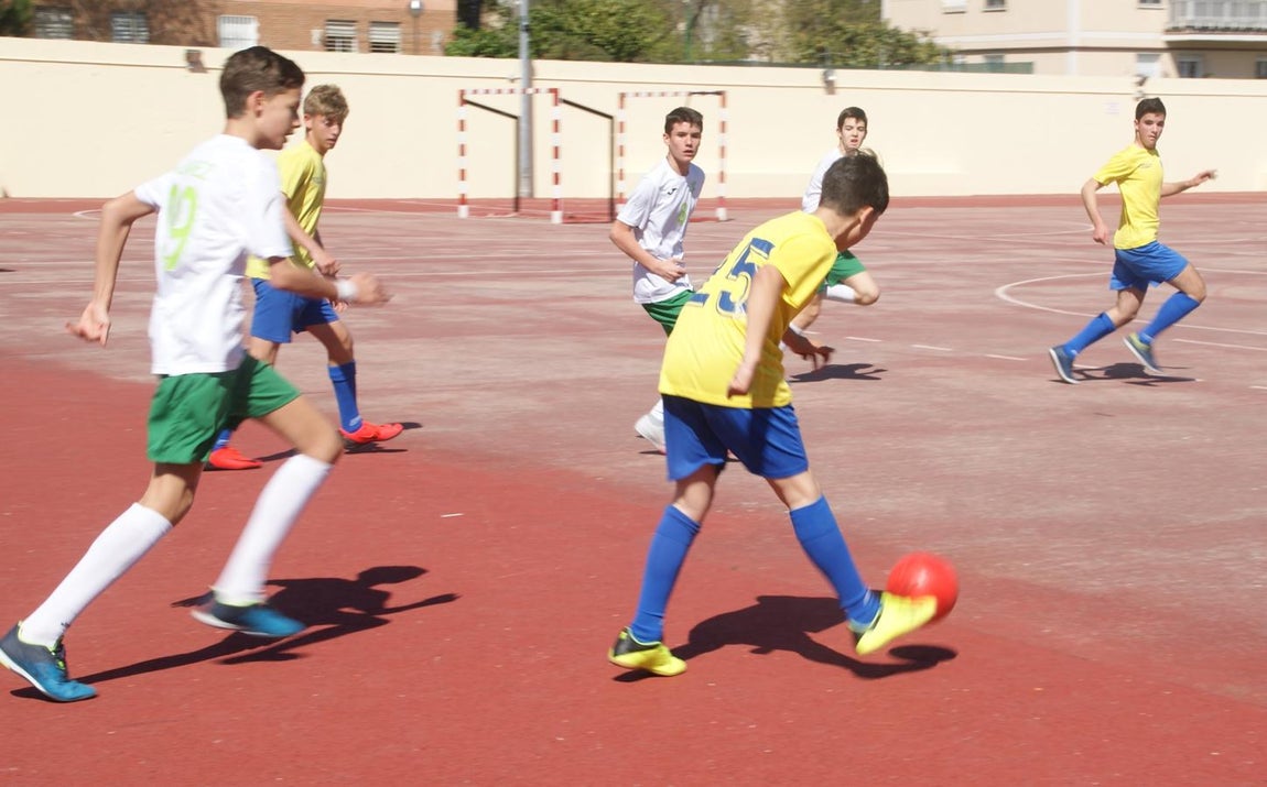 Las mejores imágenes del partido entre Institución La Salle y Jesús Maestro &quot;B&quot;
