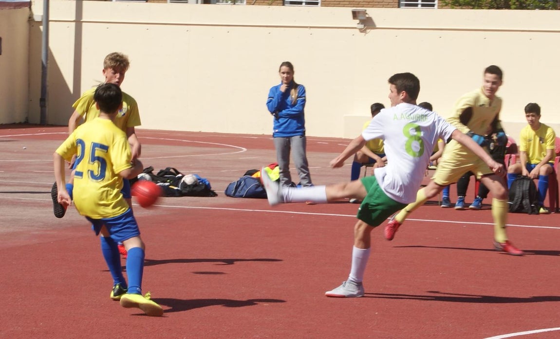 Las mejores imágenes del partido entre Institución La Salle y Jesús Maestro &quot;B&quot;