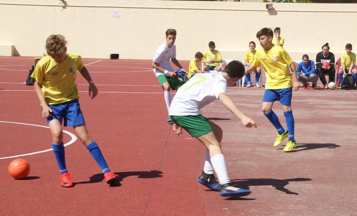 Las mejores imágenes del partido entre Institución La Salle y Jesús Maestro &quot;B&quot;