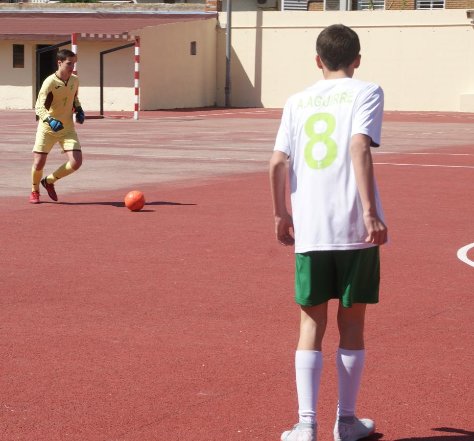 Las mejores imágenes del partido entre Institución La Salle y Jesús Maestro &quot;B&quot;