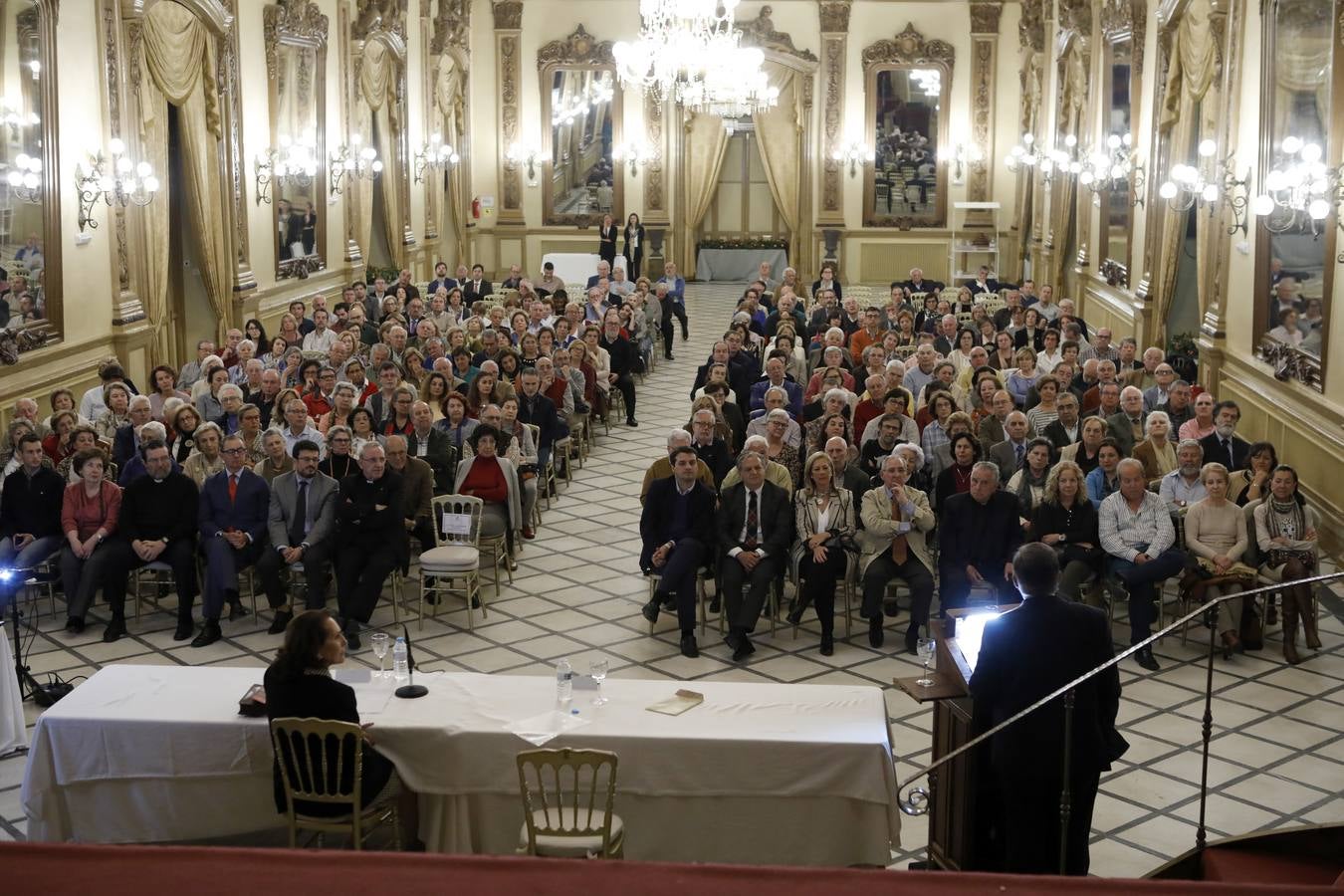 La conferencia de José Calvo Poyato en el foro «El Templo de Córdoba», en imágenes