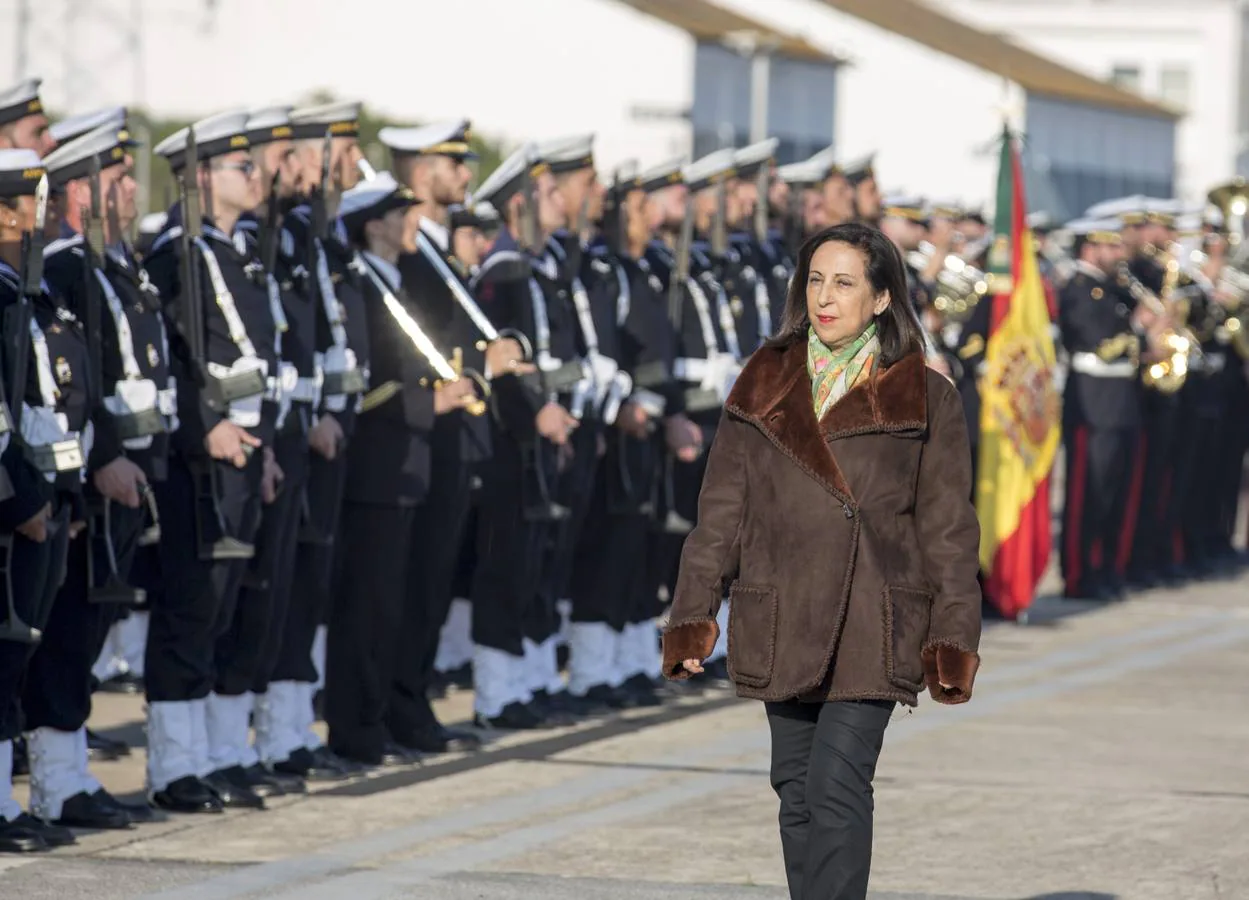 En imágenes: La ministra de Defensa Margarita Robles en la Base Naval de Rota